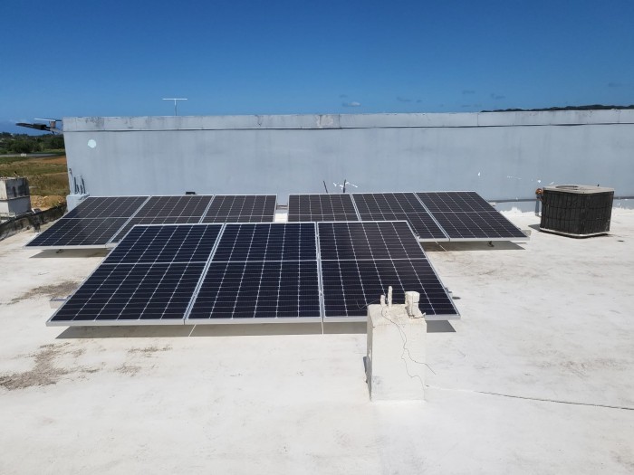 Solar panels: 6 pieces of 450W solar panels